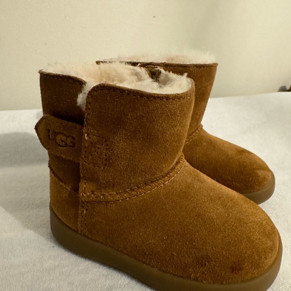 Baby uggs for winter. Perfect condition - Picture 5 of 5